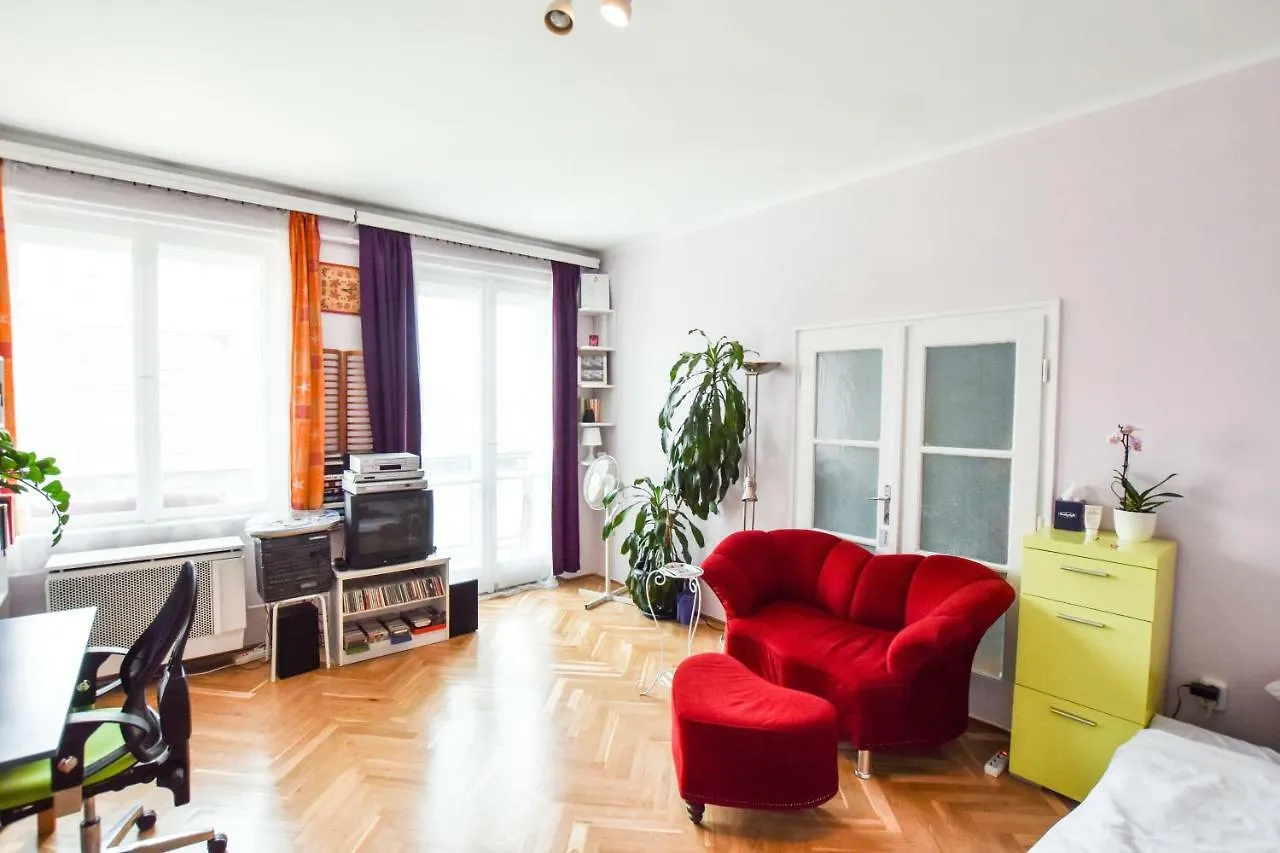 Girly Retro Flat On Romantic Boho Buda Hotel Budapest