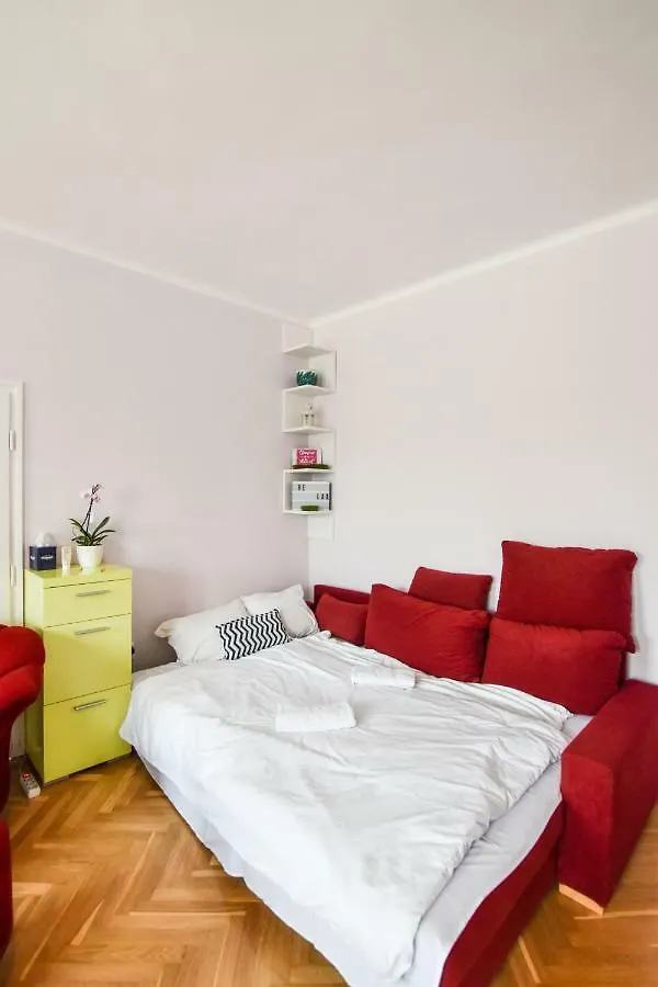Girly Retro Flat On Romantic Boho Buda Hotel Budapest Hungary
